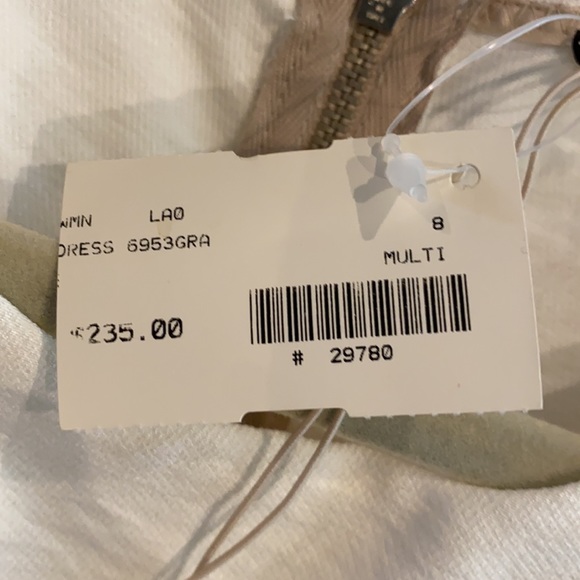 Sleeveless - Picture 4 of 5